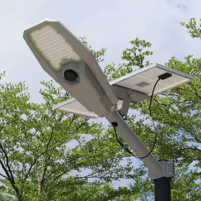 Lampadaire Solaire Interstellar Warrior II Version Améliorée (200W - 600W)